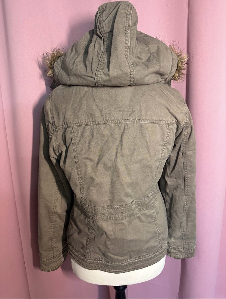 Winterjacke mit Kapuze Khaki, Größe 40/42