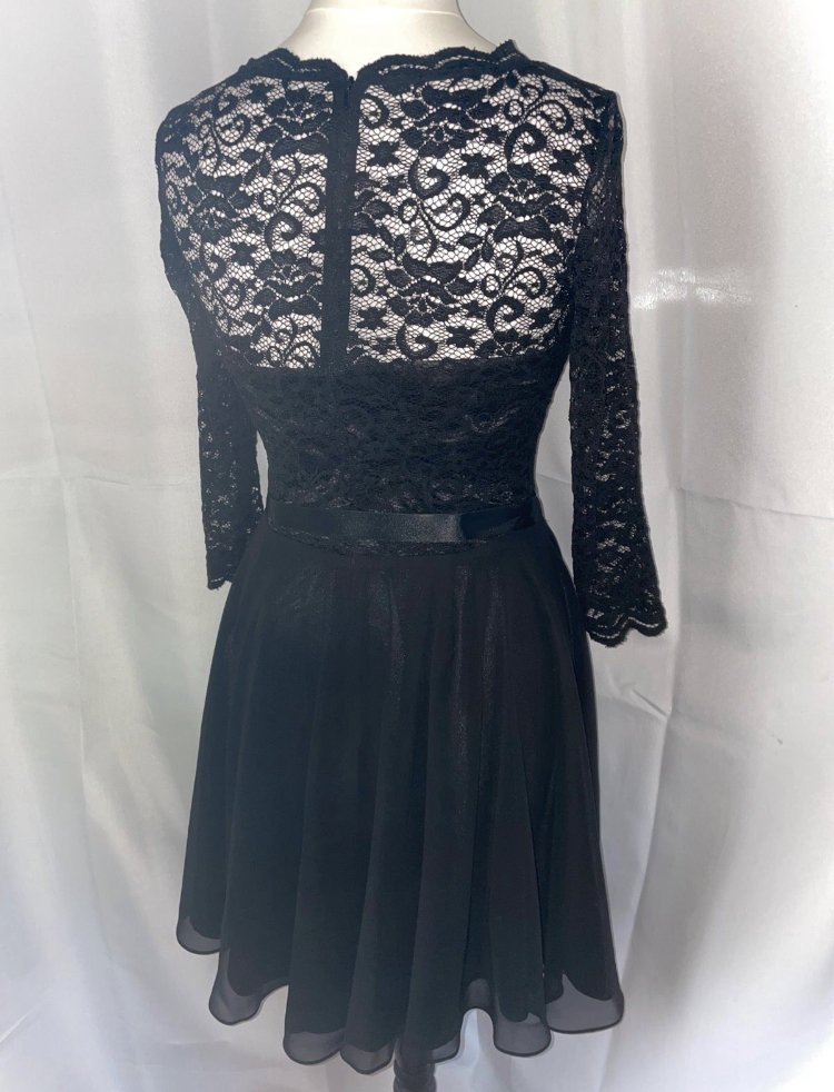 Cocktailkleid aus floraler Spitze, Größe 40, schwarz 