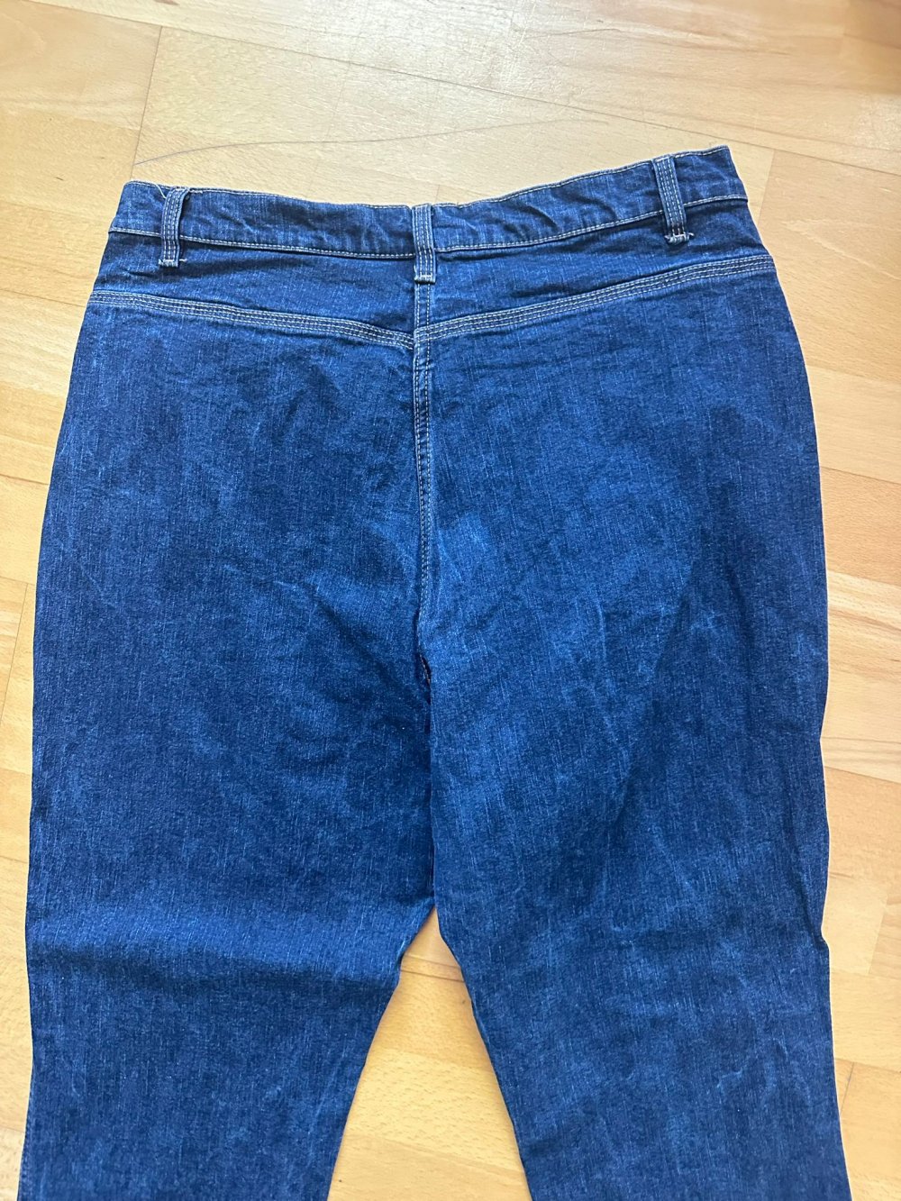 Dunkelblaue Jeans, Größe 44, Laura Stein