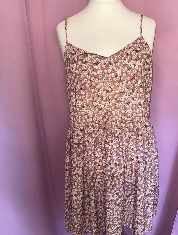 Shein rosanes Kleid mit Blumen, Größe XL