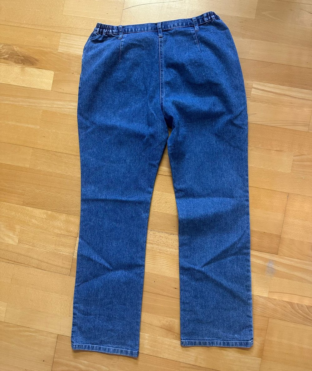 Blaue Jeans, Kurzgrösse 20 (bzw. 40)