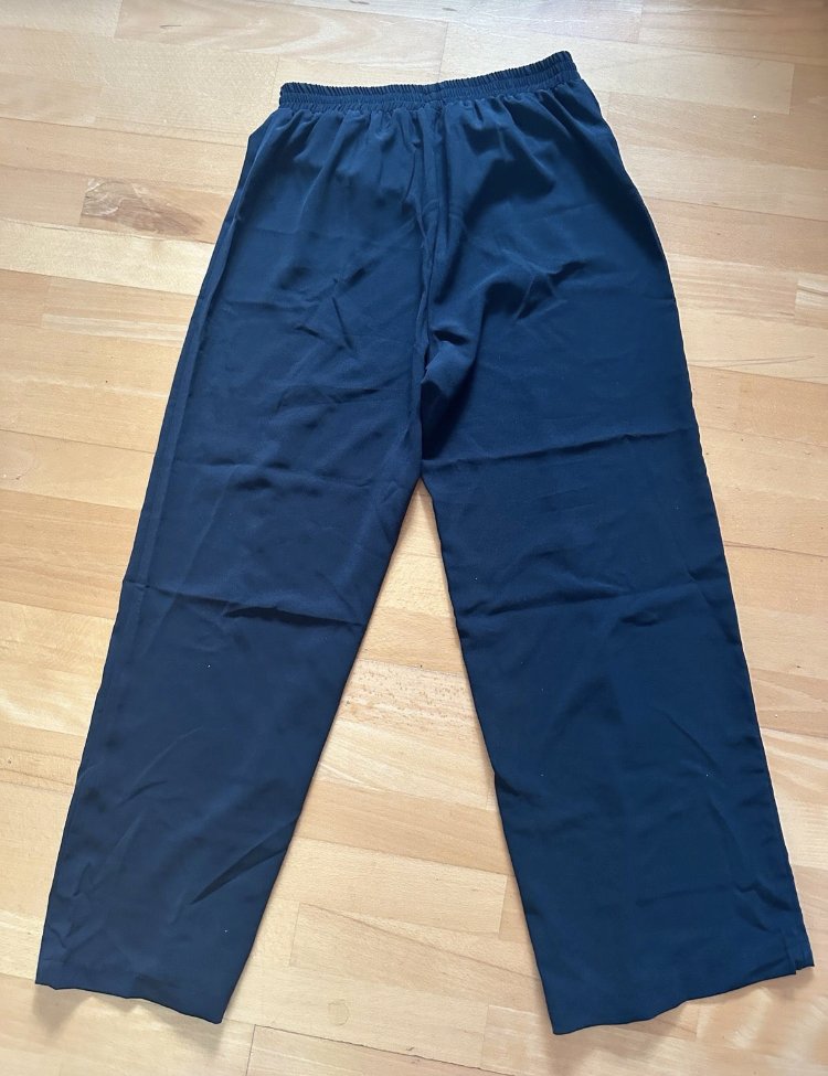 Weite lockere Stoffhose mit Naht vorne, schwarz, Größe L