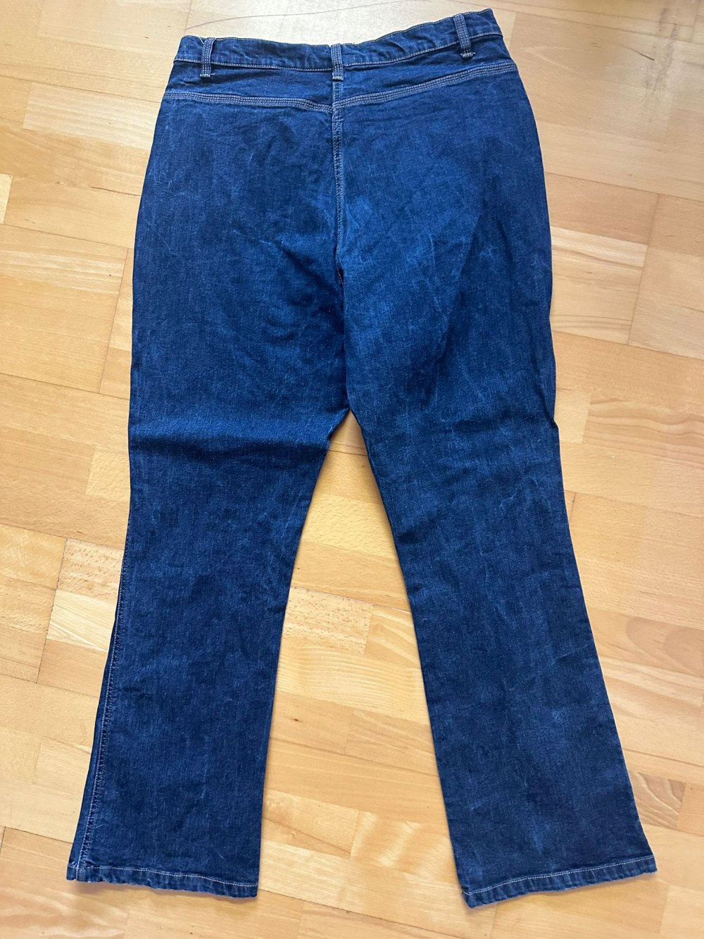 Dunkelblaue Jeans, Größe 44, Laura Stein