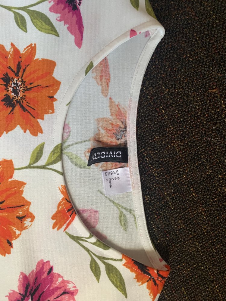 Kleid weiß mit Blumen von Divided, Größe 40