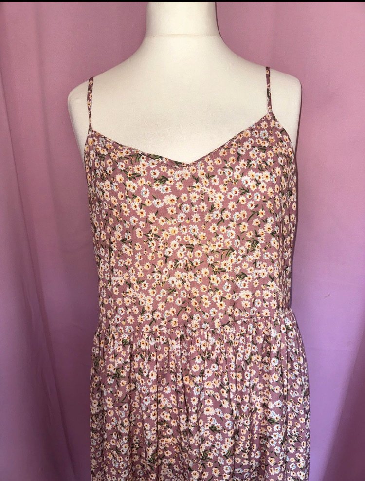 Shein rosanes Kleid mit Blumen, Größe XL