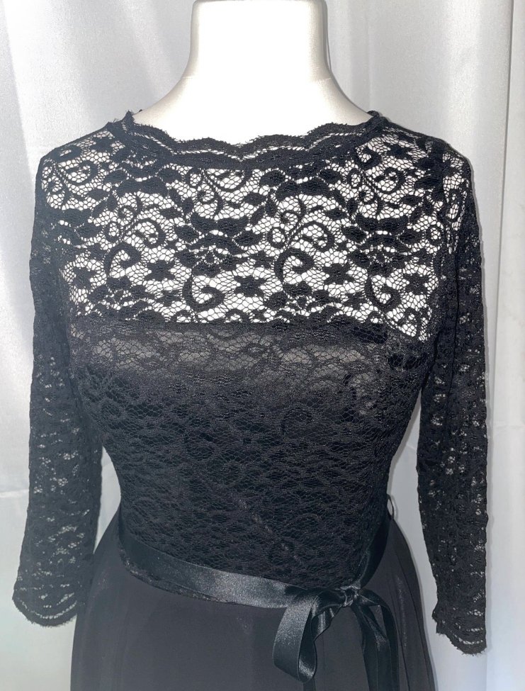 Cocktailkleid aus floraler Spitze, Größe 40, schwarz 