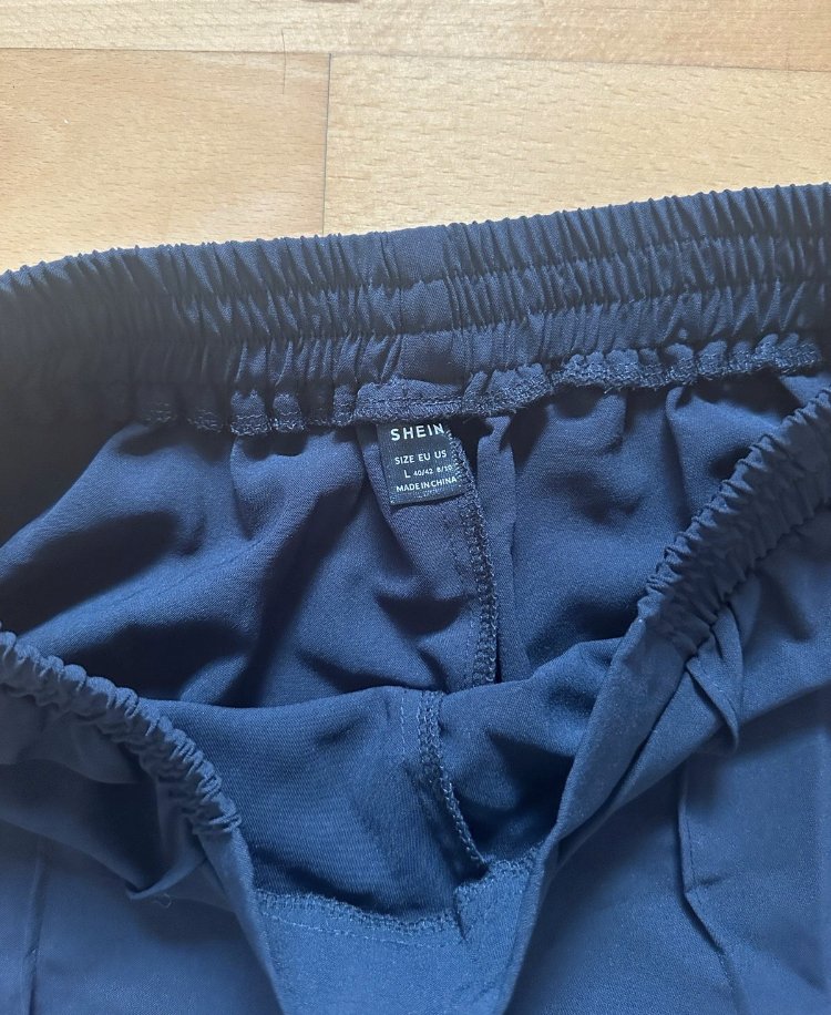 Weite lockere Stoffhose mit Naht vorne, schwarz, Größe L