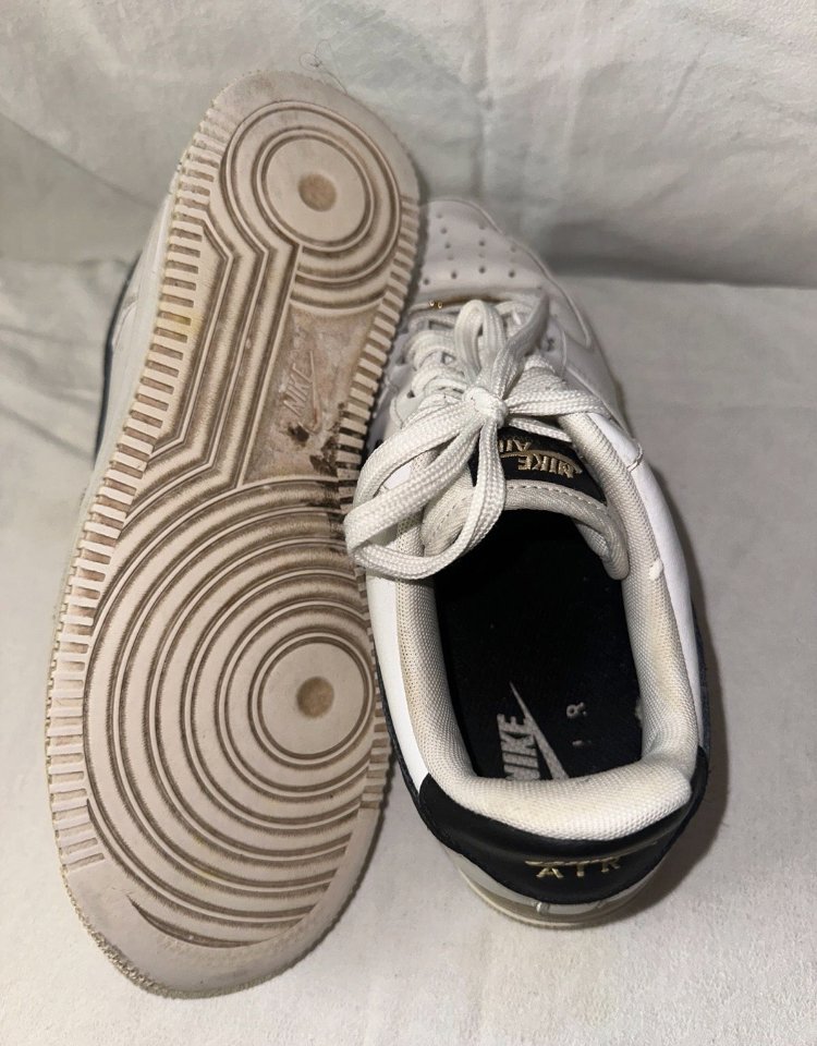 Nike Air Force 1 Schwarz/Weiß, Größe 40,5