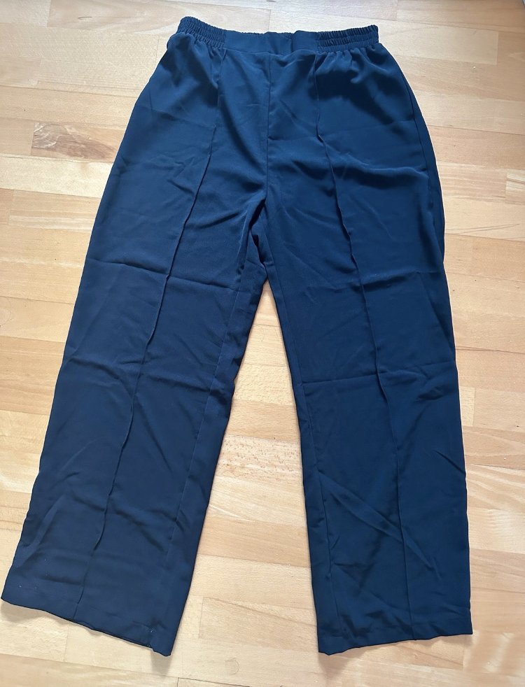 Weite lockere Stoffhose mit Naht vorne, schwarz, Größe L