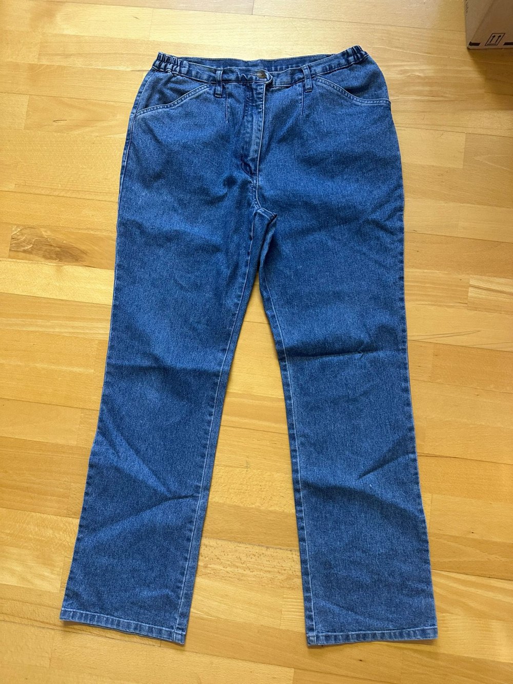 Blaue Jeans, Kurzgrösse 20 (bzw. 40)