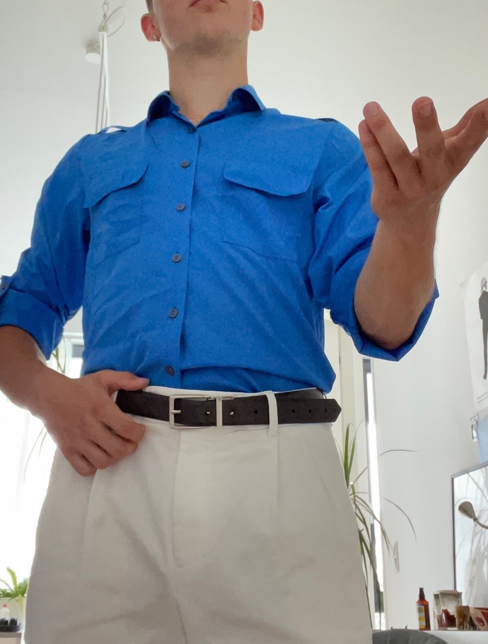 ELEGANTE BLUSE IN BLAU