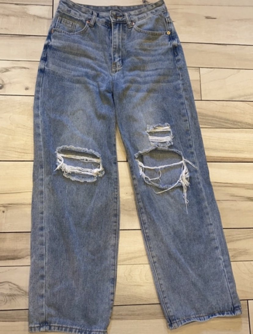 Boyfriend Jeans mit Löschern