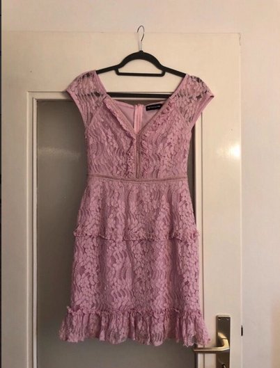Spitzenkleid von Prettylittlething