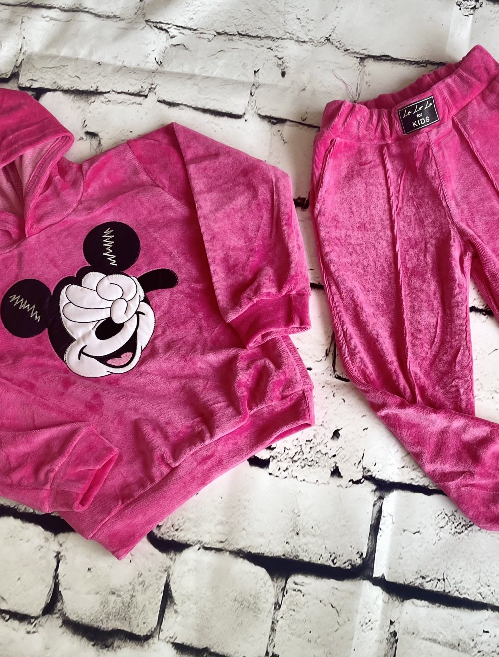 schöne Jogginganzug neu 104/110