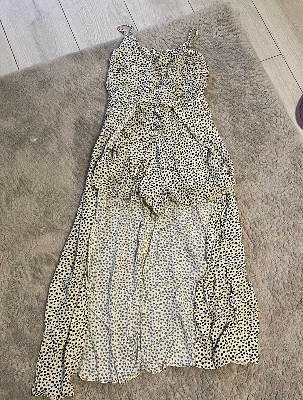 Overall mit Shorts mit verlängertem Rücken