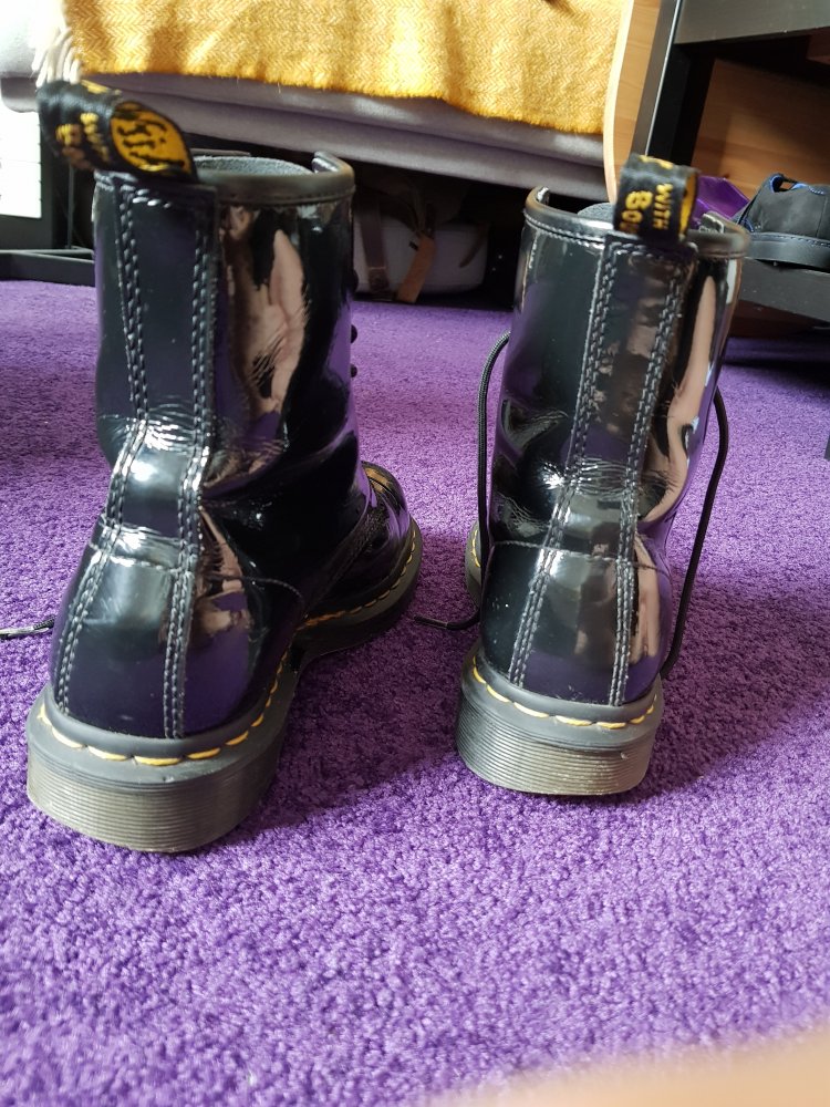 Hochwertige schicke Dr. Martens Lacklederstiefel - guter getragener Zustand