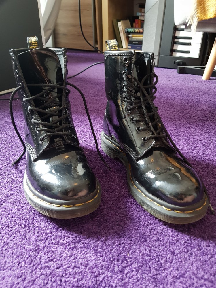 Hochwertige schicke Dr. Martens Lacklederstiefel - guter getragener Zustand