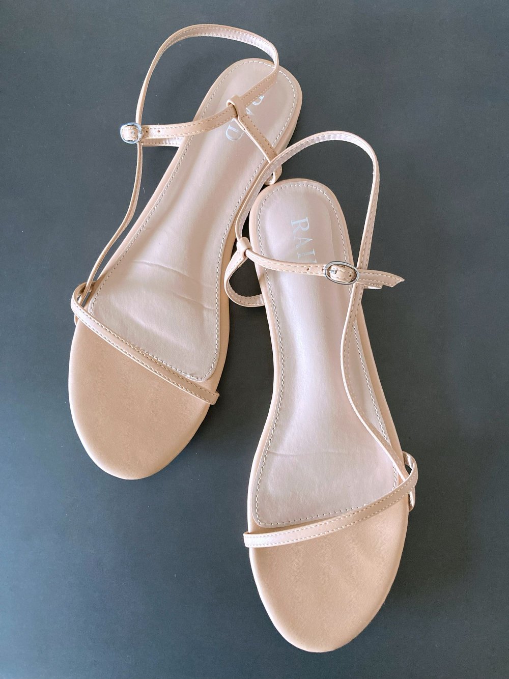 TOP! RAID Flache Sandale Elfred Gr. 41 Flache Riemchensandalette Beige Sandalette