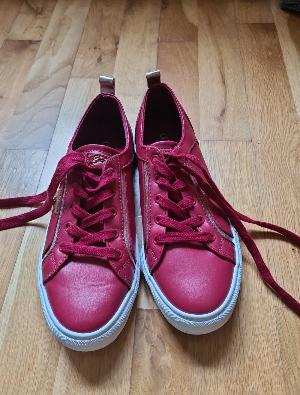 Guess Freizeitsneakers Gr. 38