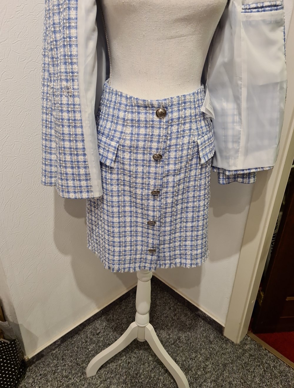 nagelneu Kostüm von Orsay Gr. 34/36