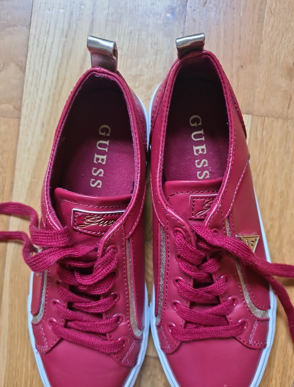 Guess Freizeitsneakers Gr. 38