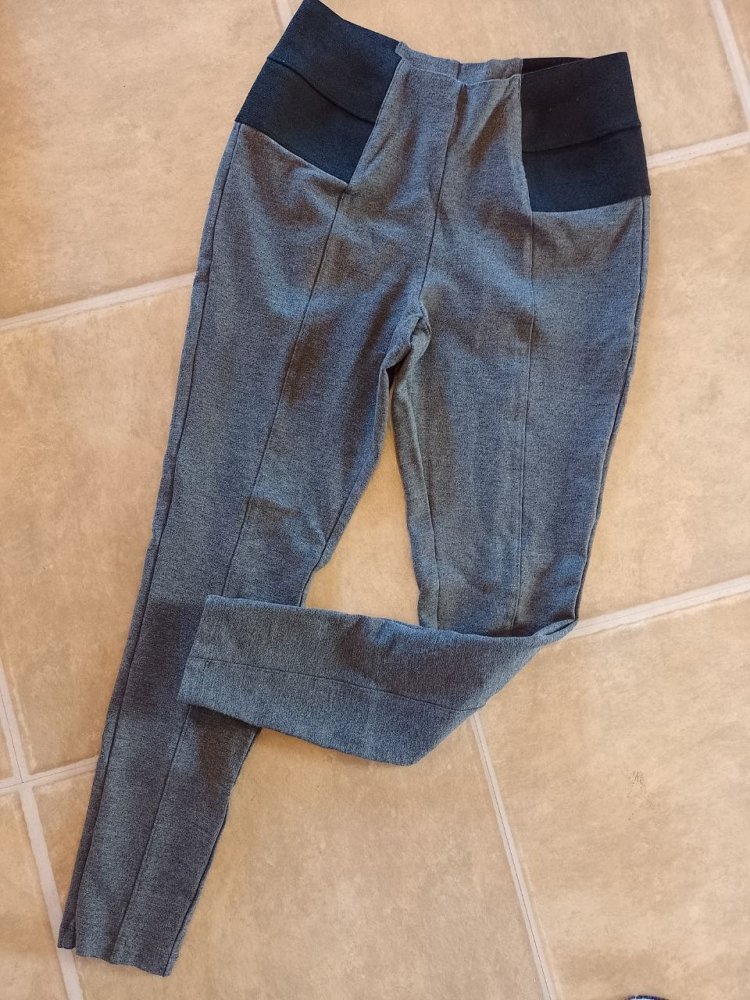 Leggins - Jeggins. Viskose + Polyamid + Elastan. Größe M