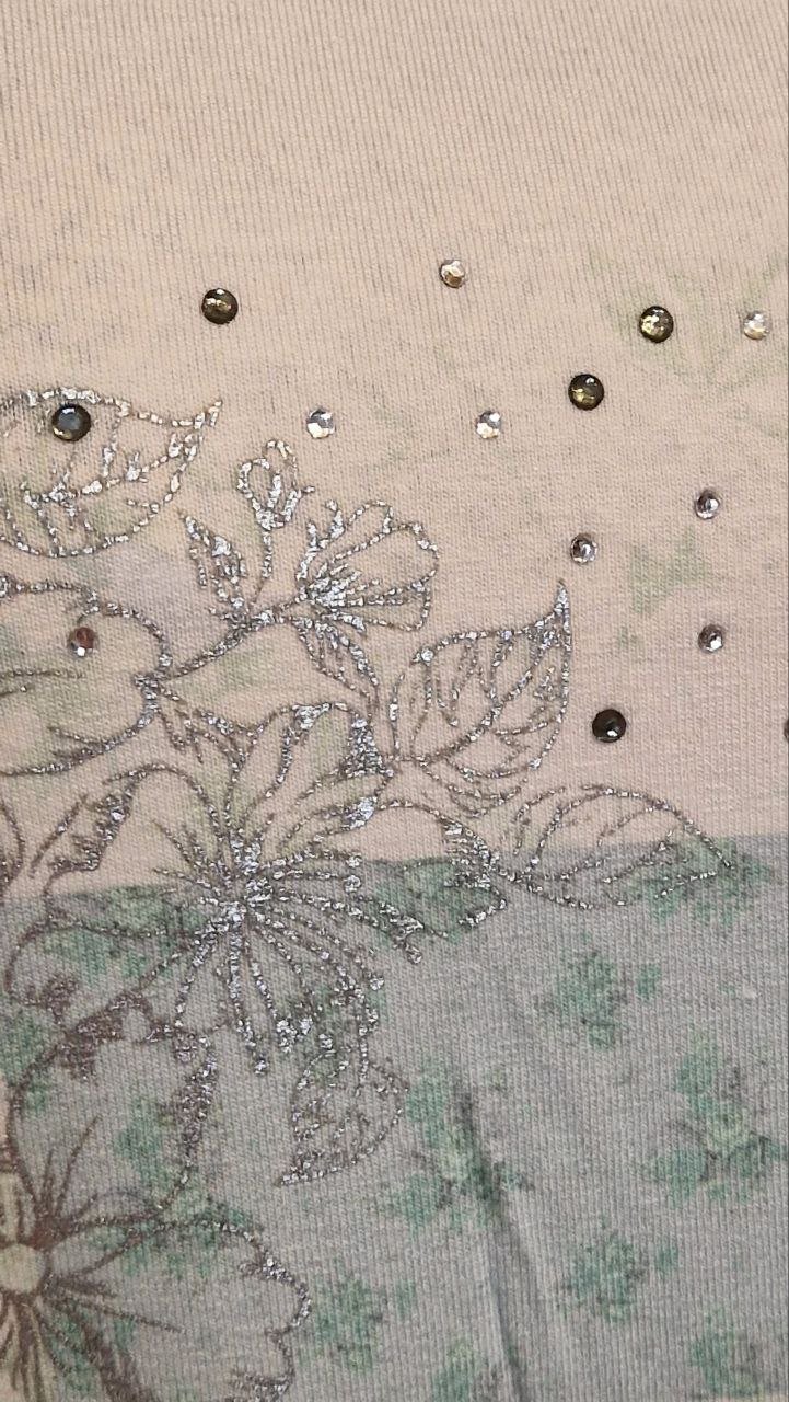 Mona.  Bequemes weißes T-Shirt mit Perlen.  Größe L.  Baumwolle + Elastan. 