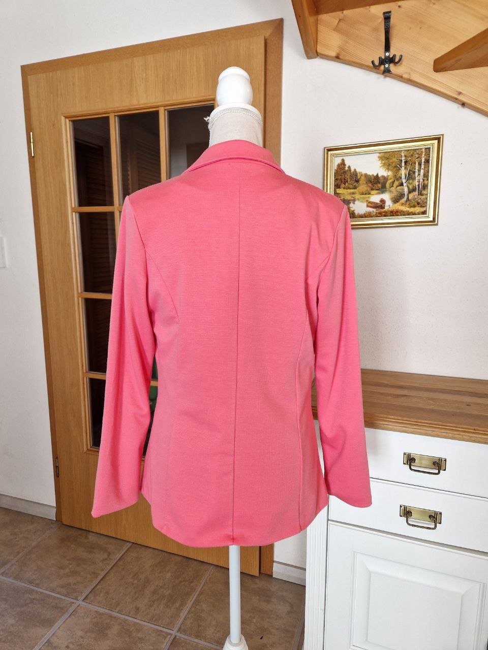 Zebra. Schöne elegante Jacke, Blazer.  Strick. Farbe rosa. Slim. Größe S-M.  