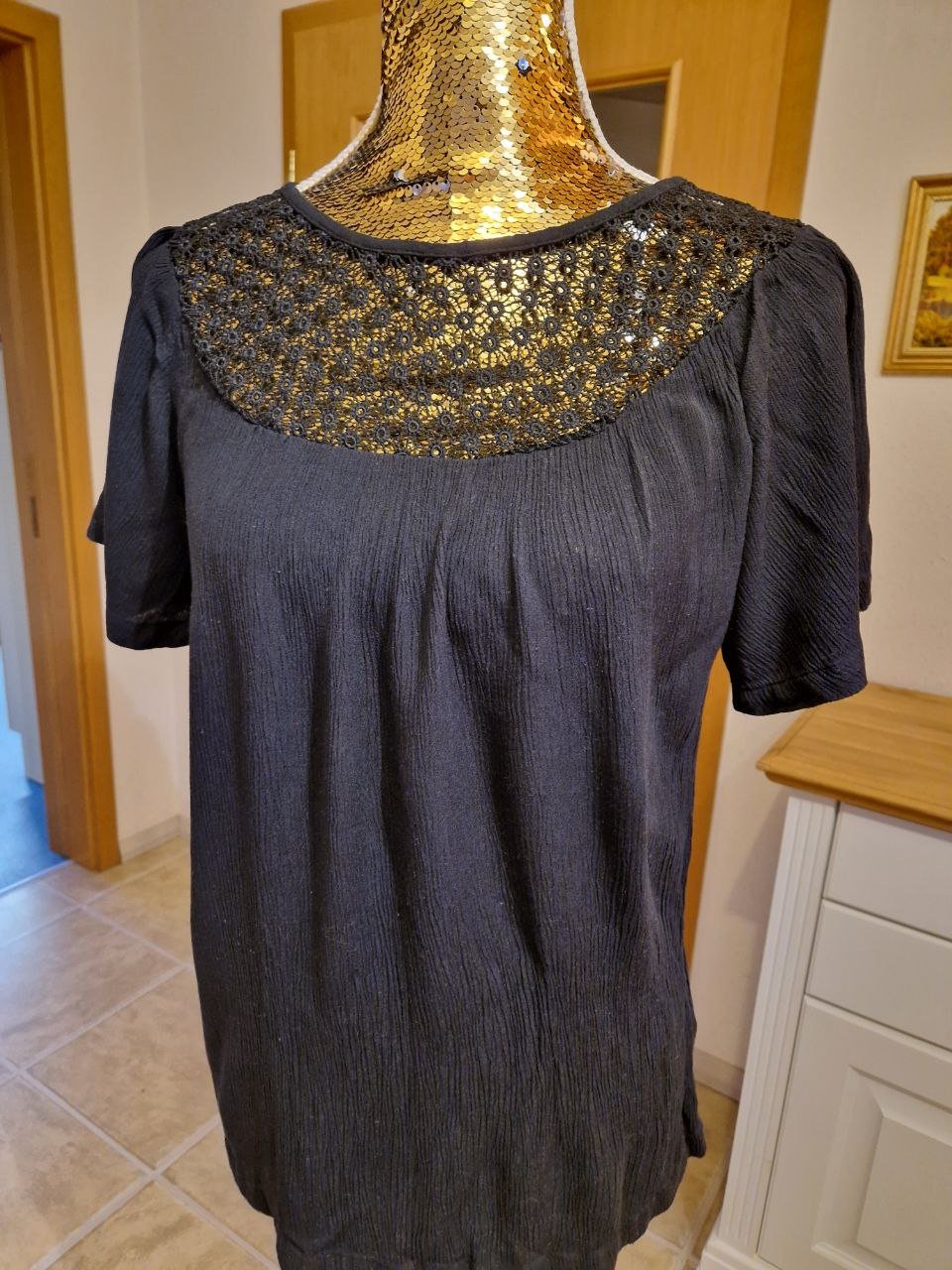 Gina.  Elegante Bluse - Tunika - T-Shirt.  Viskose.  Größe 36 ( Passt auch in Größe M ). 