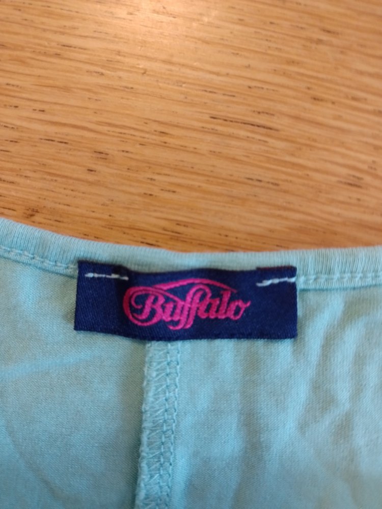 Buffalo. Elegantes T-Shirt - Bluse - Top. Viskose + Elastan.