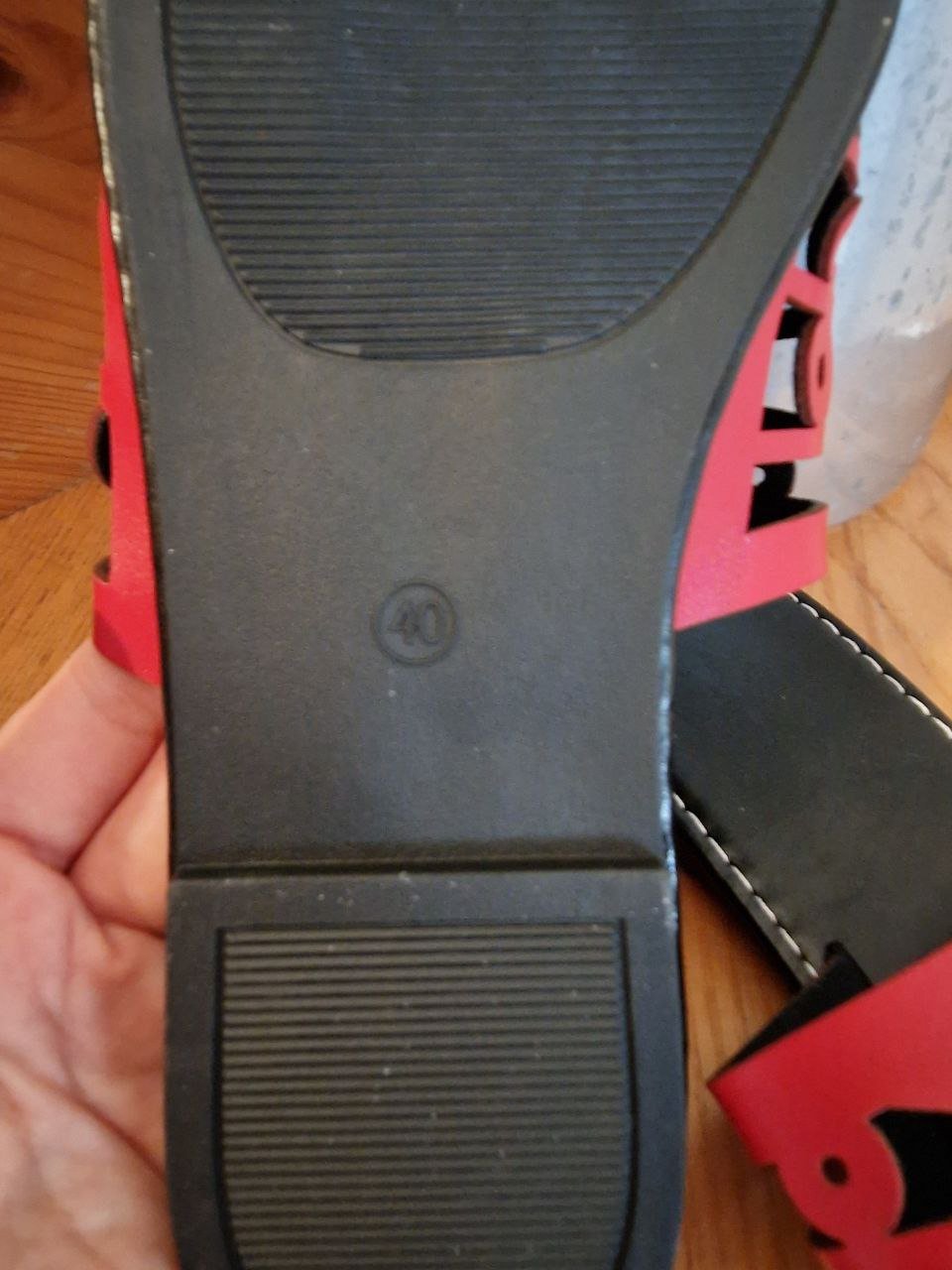 Neu. Sandalen, Strand-Flip-Flops. Größe 40.