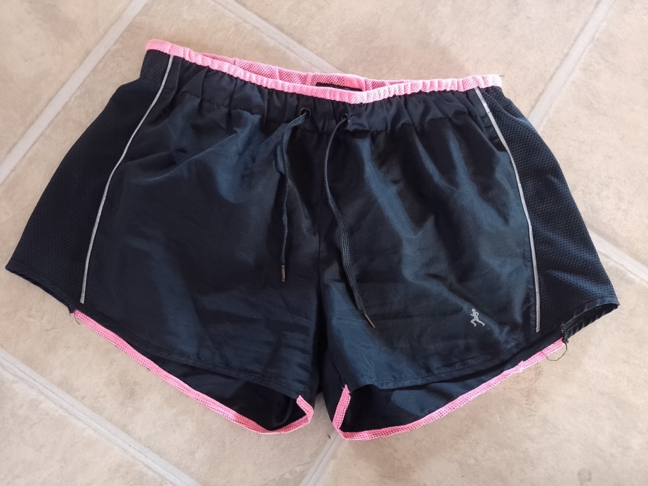 Atmosphere. Bequeme Shorts. Sportliche Shorts. Größe 38-40. 