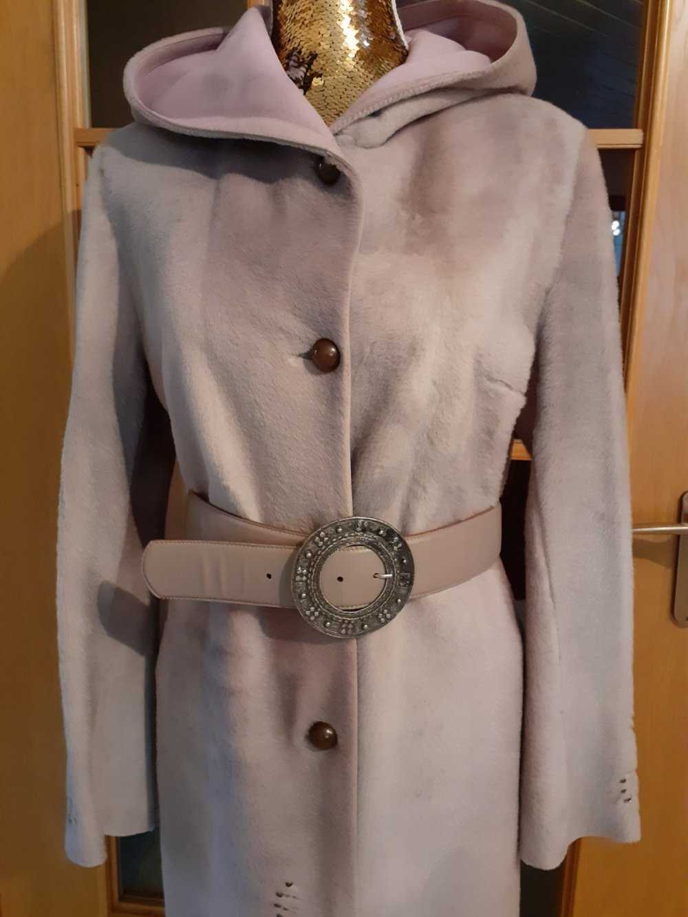 Eleganter Mantel aus Ponyfell. Harmanli . Größe 40.