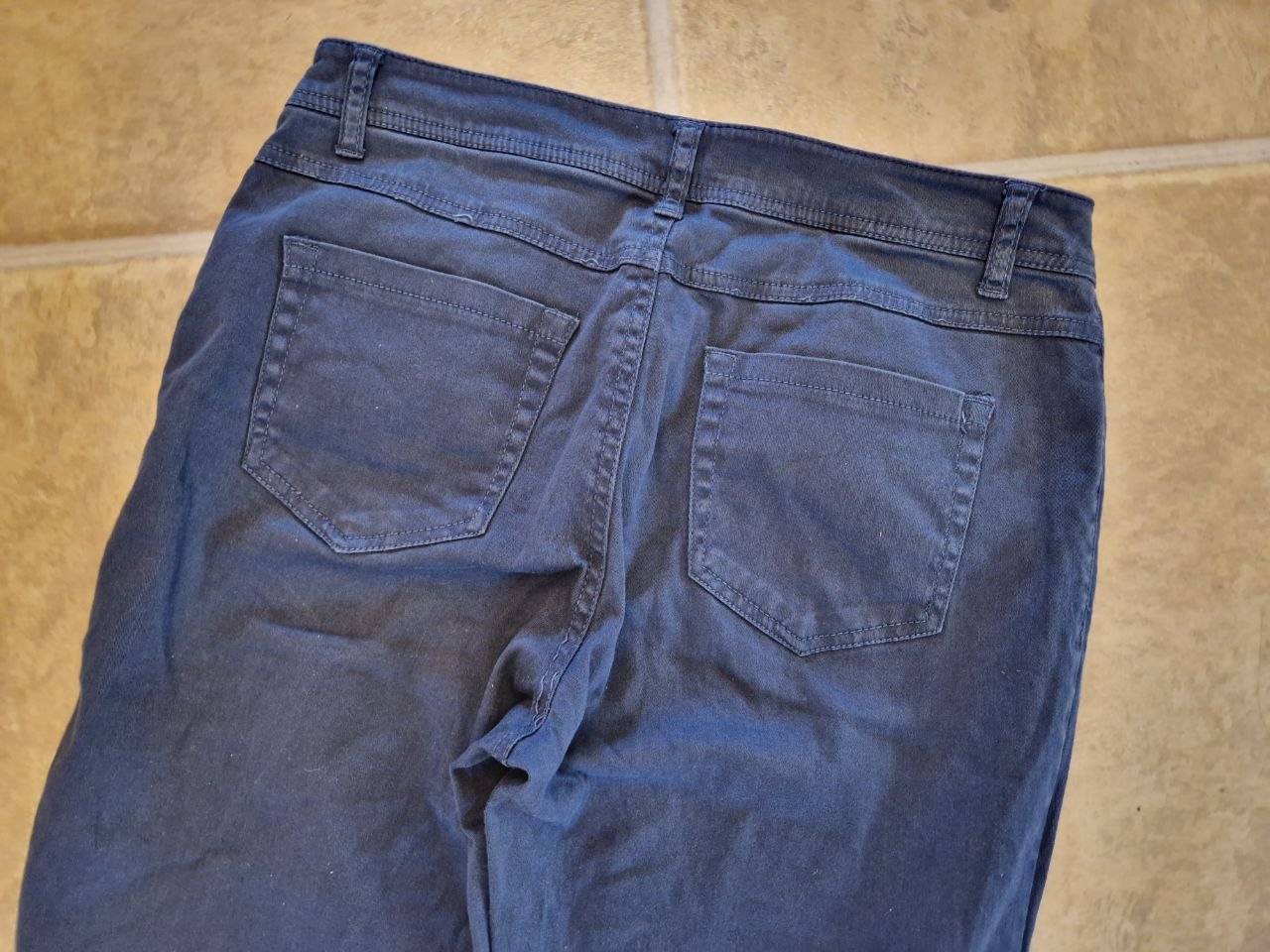 Charles Vögele.  Stylische blaue Hose, Jeans.  Größe 38. 