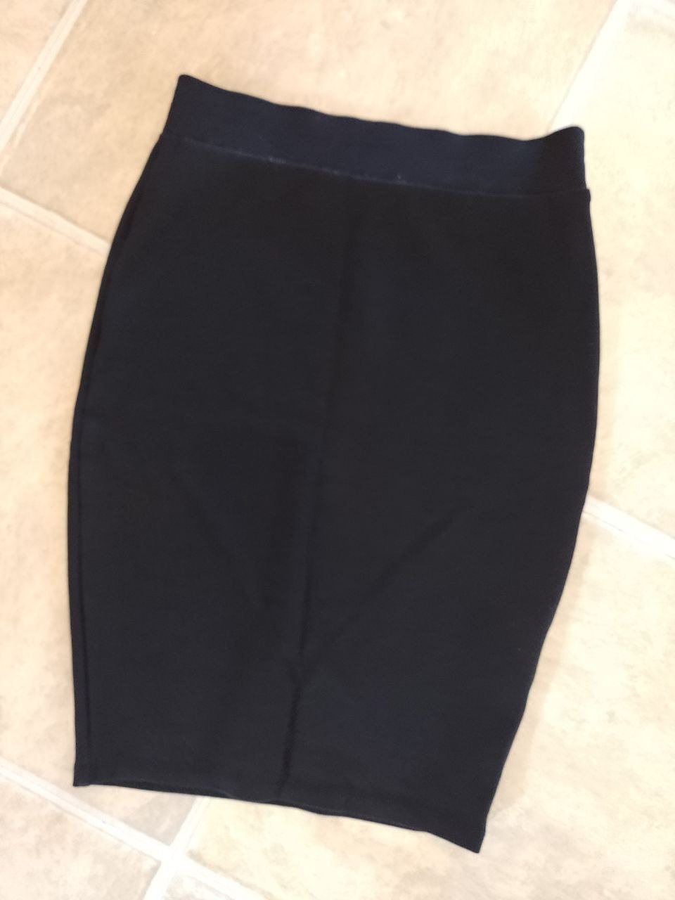 Amisu. Ein schöner Rock, Strickrock. Größe 36. 