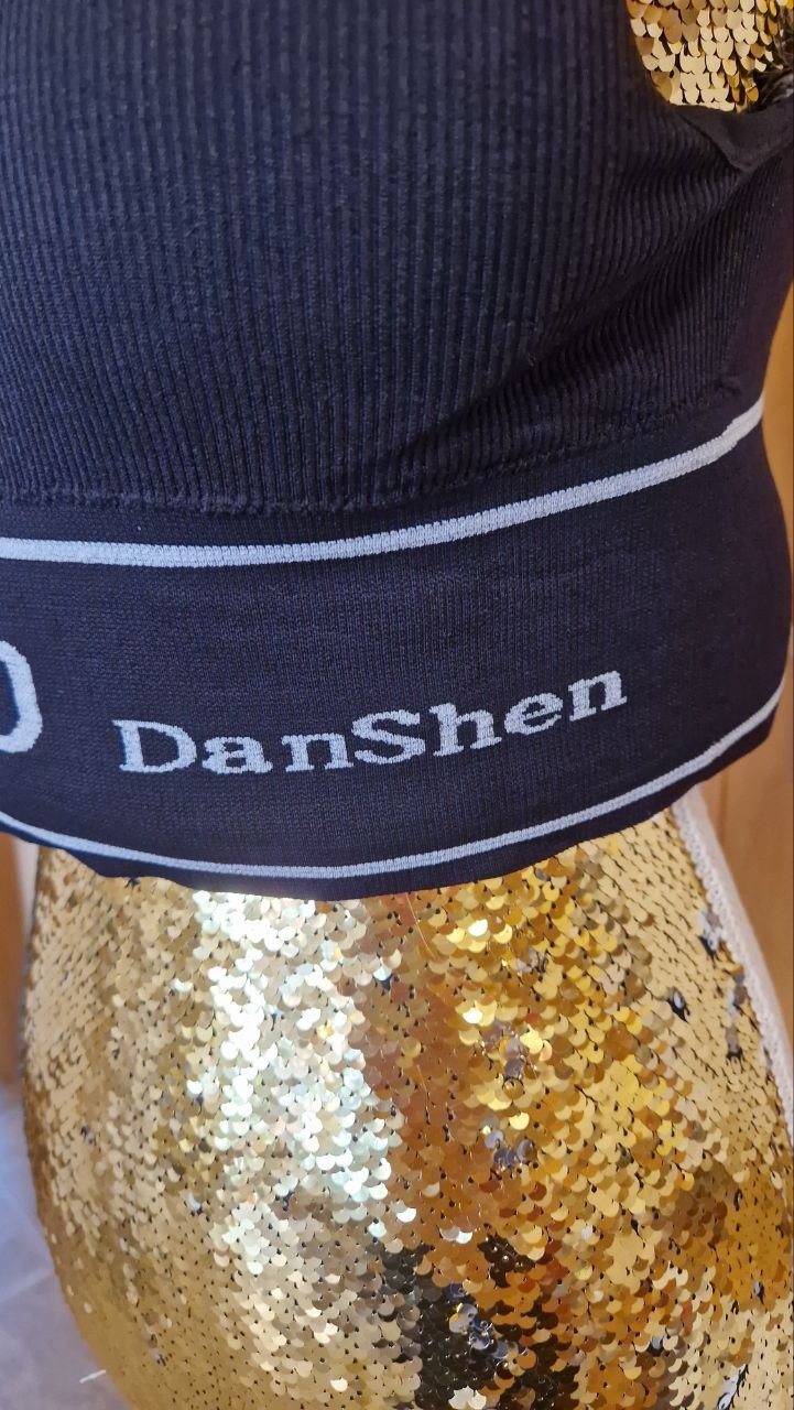 Neu. Atmungsaktiv Sport -Fitness - BH. Größenbereiche 85D, 90 C. 