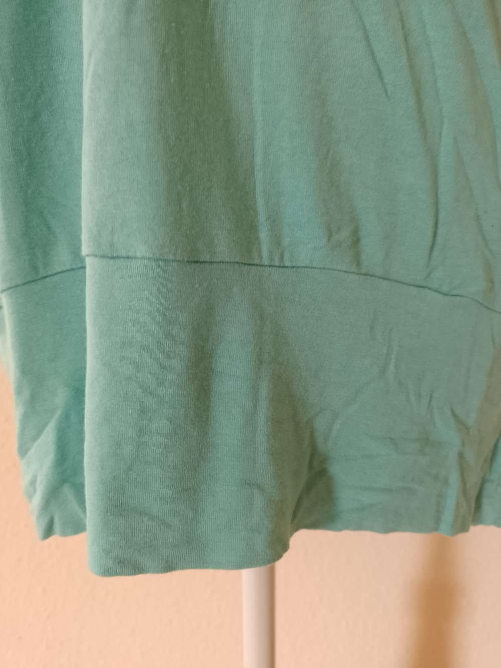 Bequemes T-Shirt - Bluse -Tunika. Viskose + Elastan. Größe L-XL