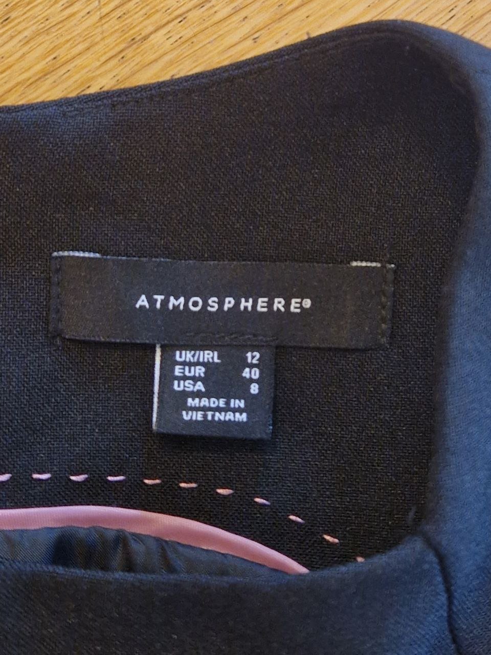 Wie neu.  Atmosphere.  Schönes Sommerkleid, Klassischekleid, Partykleid. Größe 40.