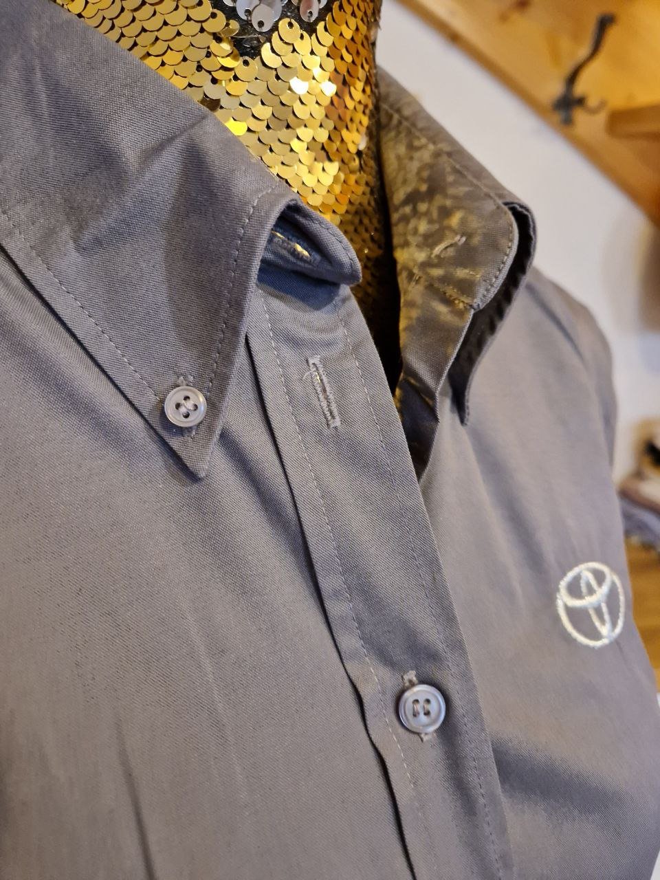 Kustom Kit.  Elegante Bluse - Hemd. Größe M. 