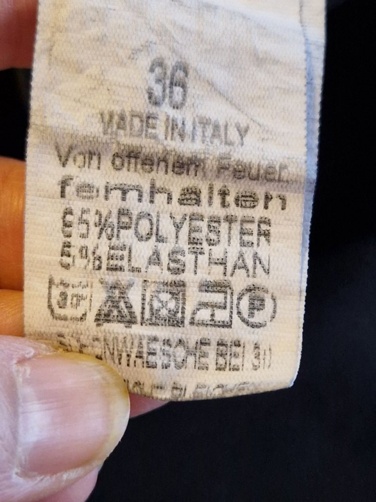 Vestino. Schönes Sommerkleid, Partykleid, Abendkleid. Polyester + Elastan. Größe 36.