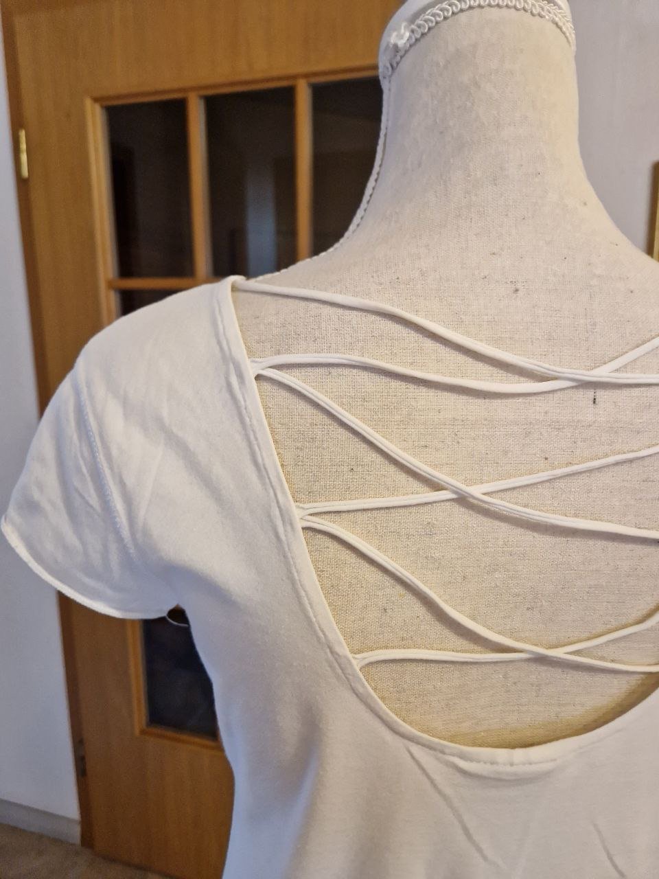 Colours of the world.  Bequemes T-Shirt. Größe M. 