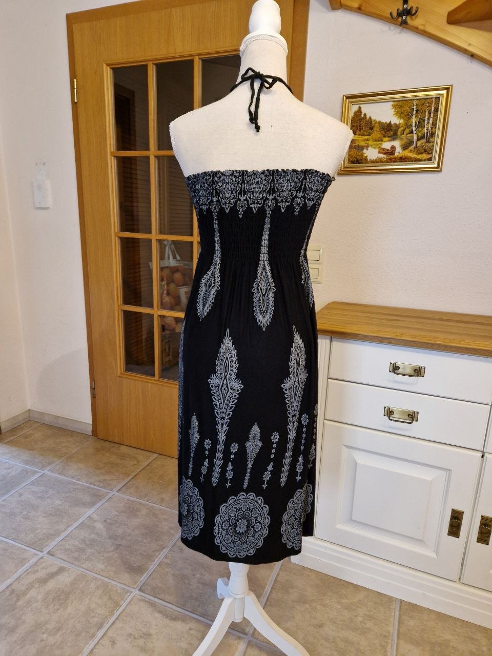  Bequemes schwarzes Sommerkleid.  Viskose + Elastan.  Größe S.  