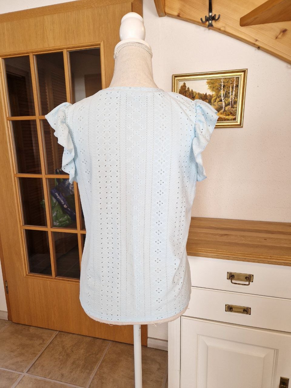 Neu.   Schönes blaues T-Shirt - Top - Bluse. Polyester.   Größe M.  