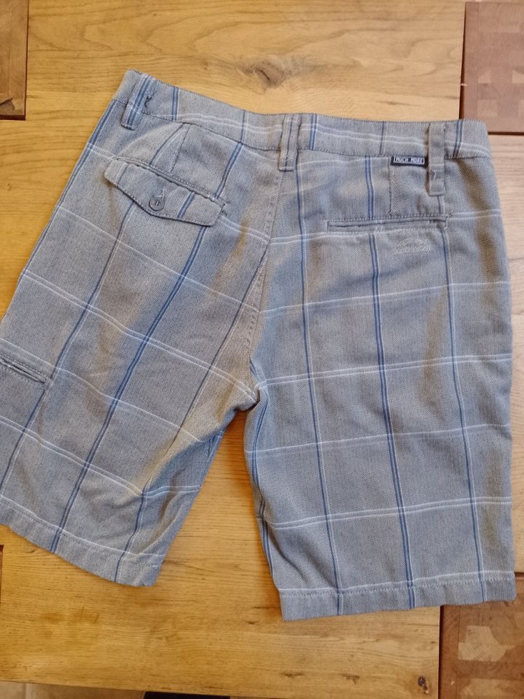 Much More.  Bequeme Herrenshorts . Größe L. 