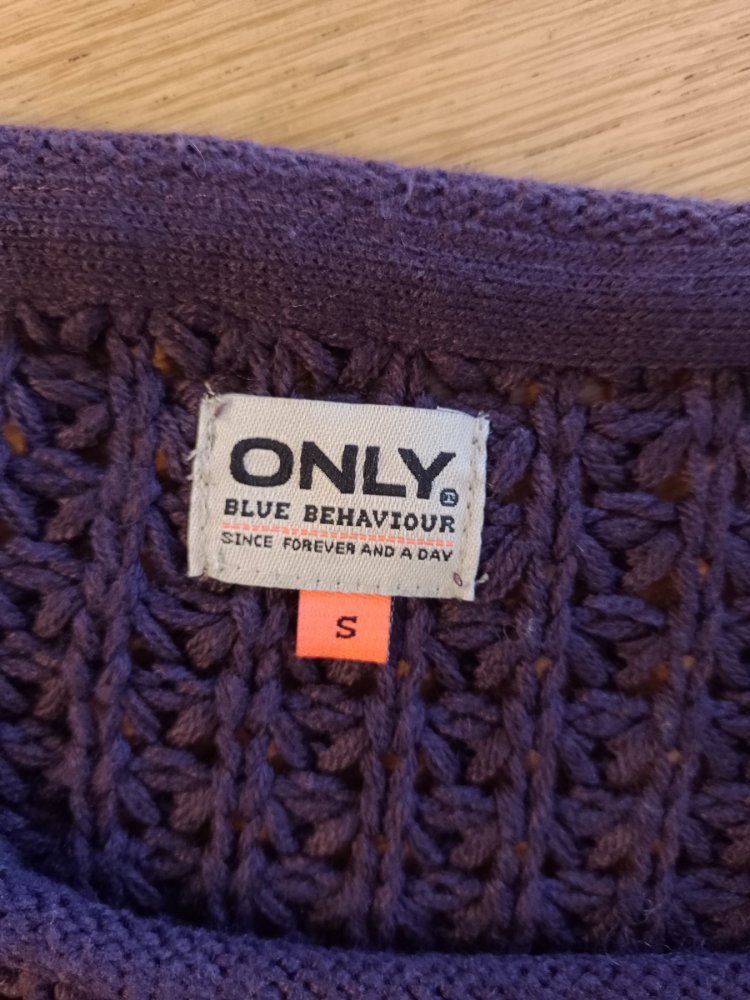 Only. Schöner Pullover, Strick, Jersey. Farbe - Lila. Polyakril. Größe S. 