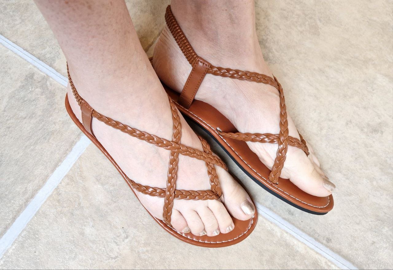 Frauen leichte braune Sandalen, Flip-Flops. Größe 39. 