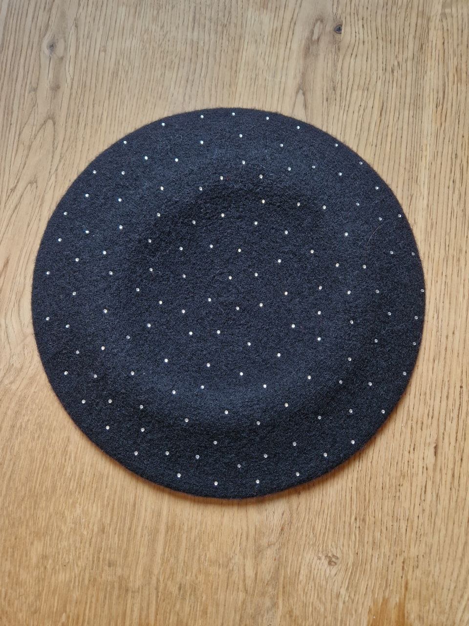 Schwarze französische Klassische Baskenmütze. Wolle.