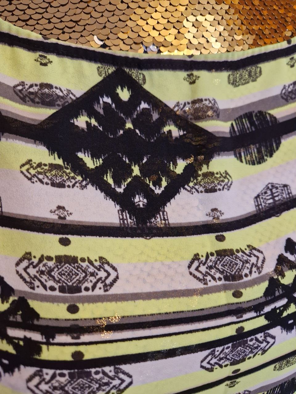  Bequeme Bluse - T-Shirt . Größe L. 