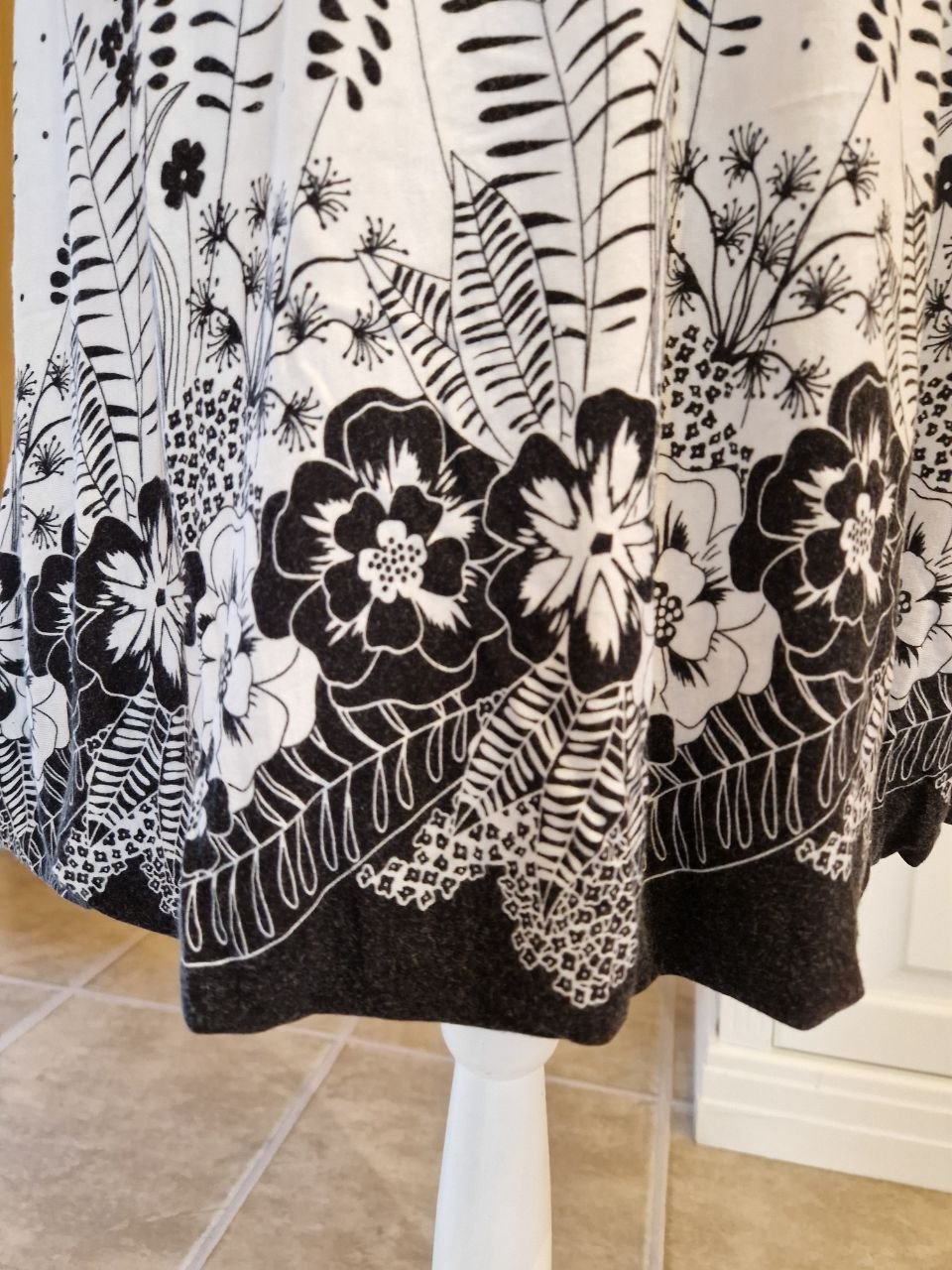 Takko.  Schönes Sommerkleid. Größe S.   Viskose + Elastan.  