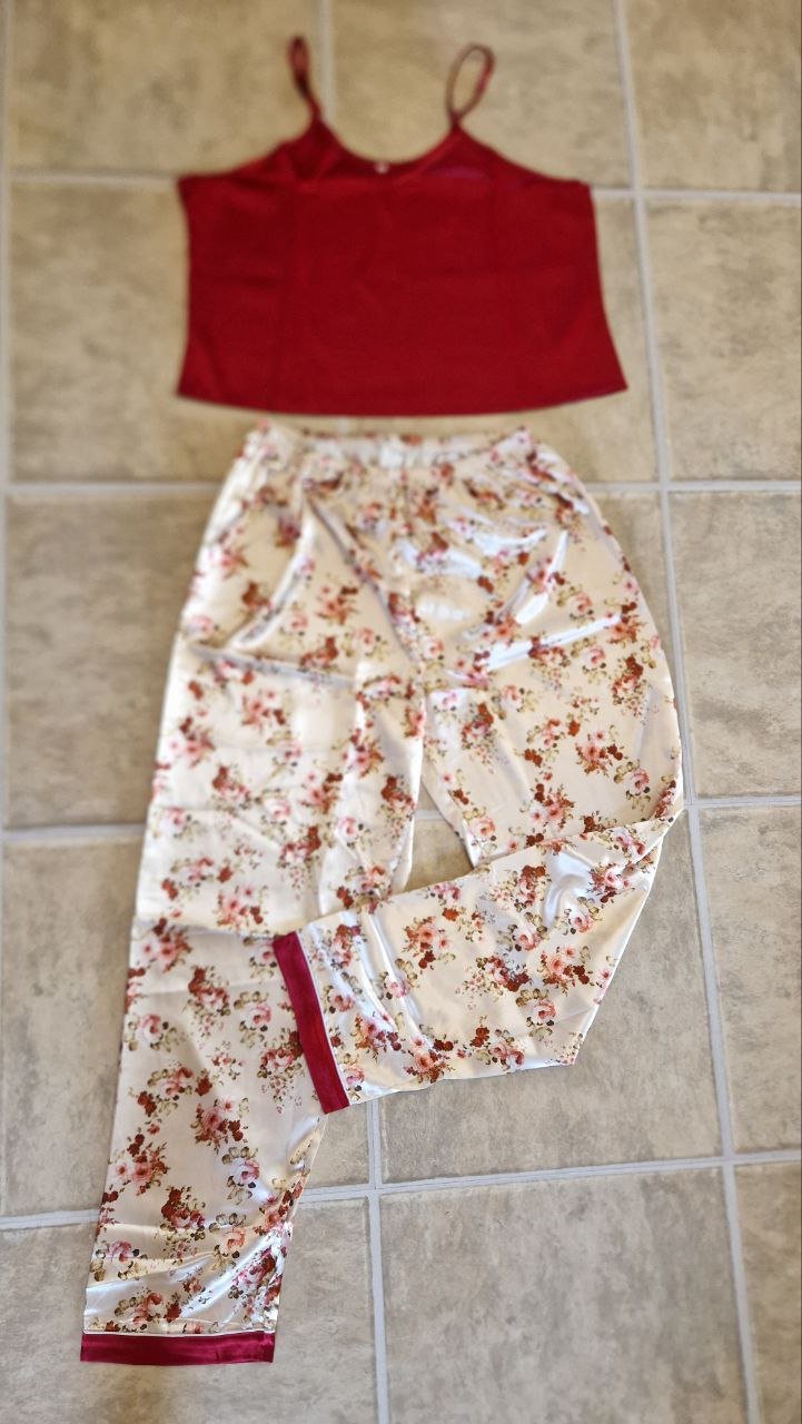 Damen Schlafanzug. Pyjama Set, Nachtwäsche.  Satin.  Größe XL. 